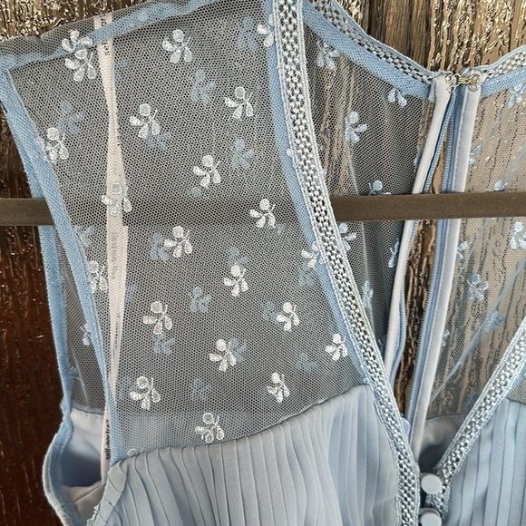 Elegant Blue Layered Dress size US 8. - Picture 11 of 15